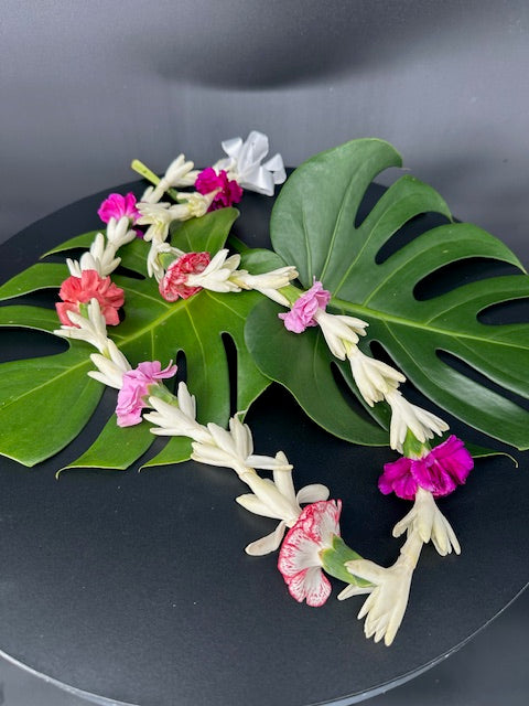 Single Tuberose with Carnation