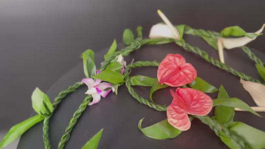 Ti Leaf Lei with Accents